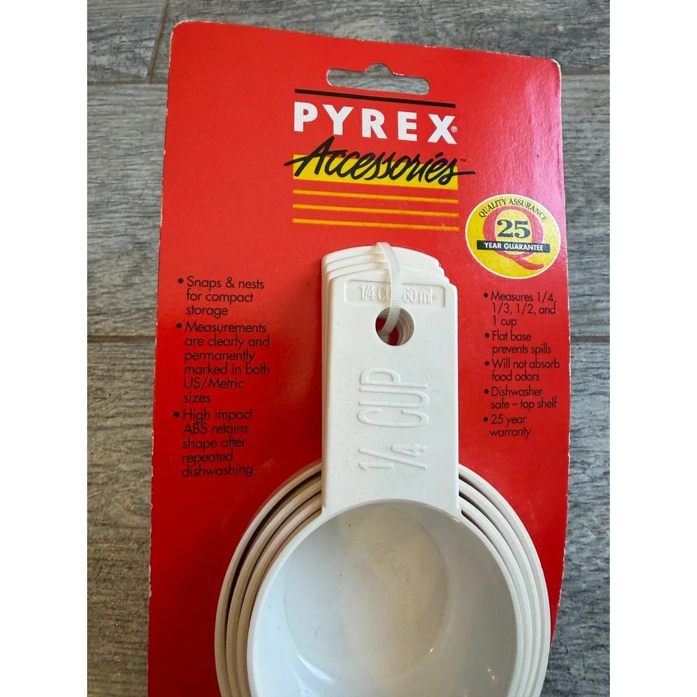 PYREX Measuring Cup Set 4 Piece White Vintage 1999 ABS Plastic 16380 NOS NWT